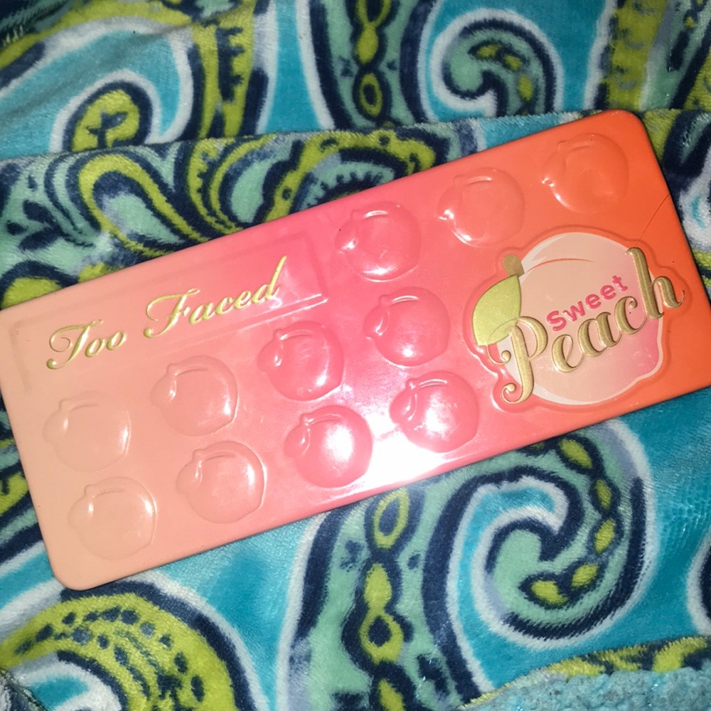 Too faced sweet peach palette